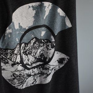 Grey Blue & White Colorado Rocky Mountains Tank